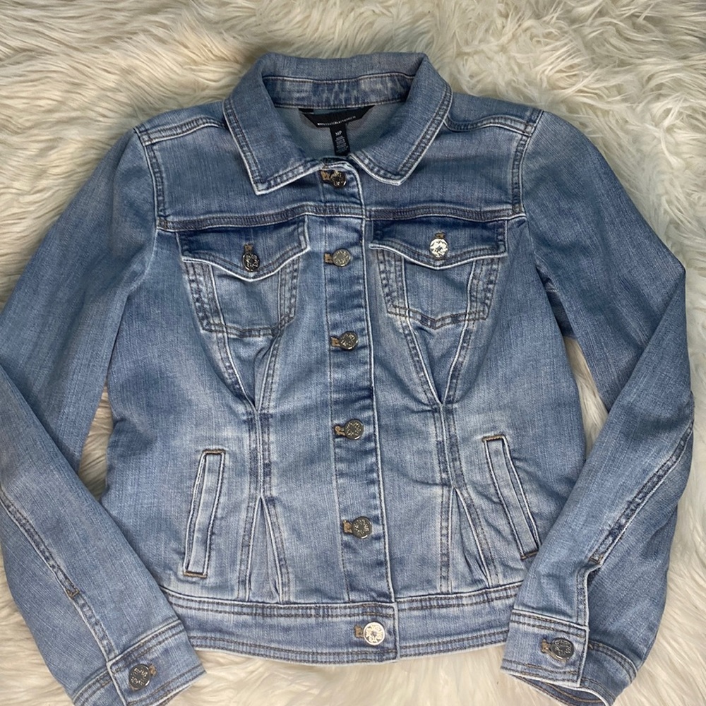 WHBM petite medium denim jacket. Adorable and slenderizing.